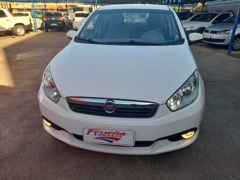 Fiat GRAND SIENA ESSENCE 1.6 2015 FERREIRA VEÍCULOS VENÂNCIO AIRES / Carros no Vale