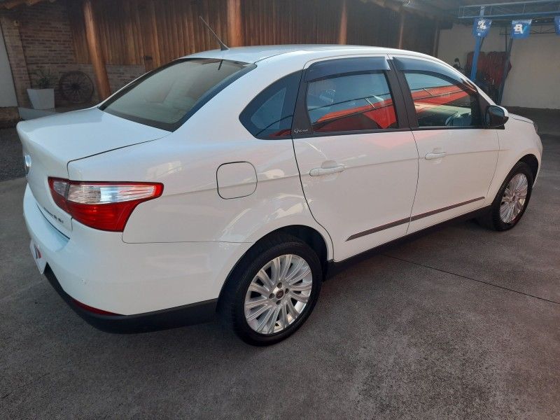 Fiat GRAND SIENA ESSENCE 1.6 2015 FERREIRA VEÍCULOS VENÂNCIO AIRES / Carros no Vale