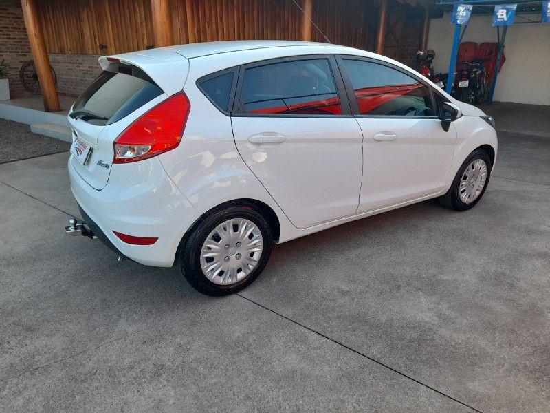 Ford FIESTA 1.5 2016 FERREIRA VEÍCULOS VENÂNCIO AIRES / Carros no Vale