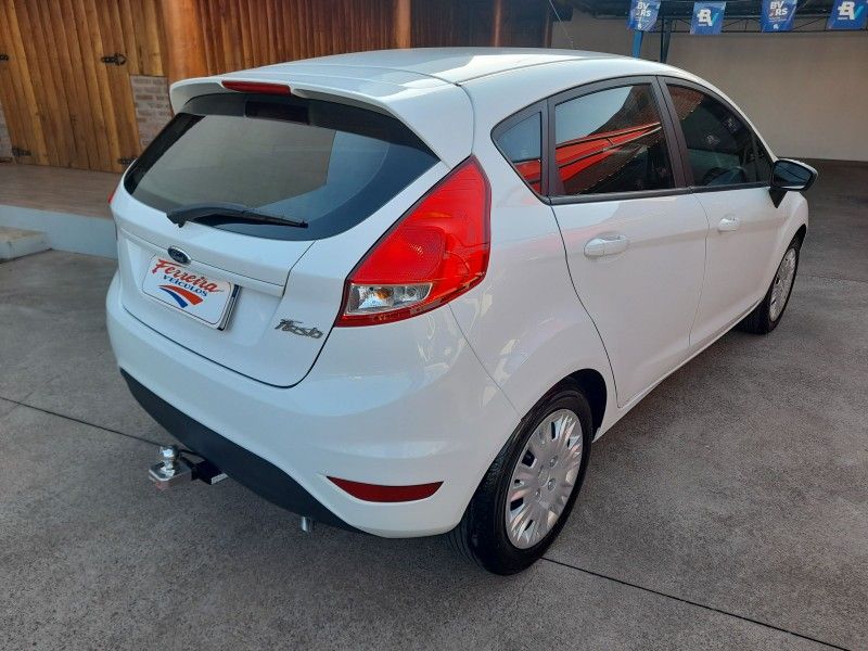 Ford FIESTA 1.5 2016 FERREIRA VEÍCULOS VENÂNCIO AIRES / Carros no Vale