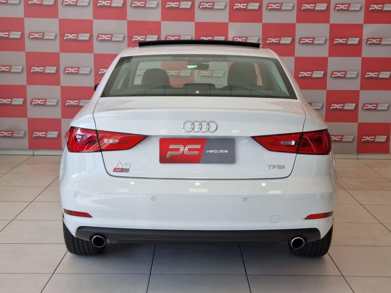 Audi A3 Sed Ambition 2.0 TSFI 220cv S-tronic 2015/2016 PC VEÍCULOS SANTA CRUZ DO SUL / Carros no Vale