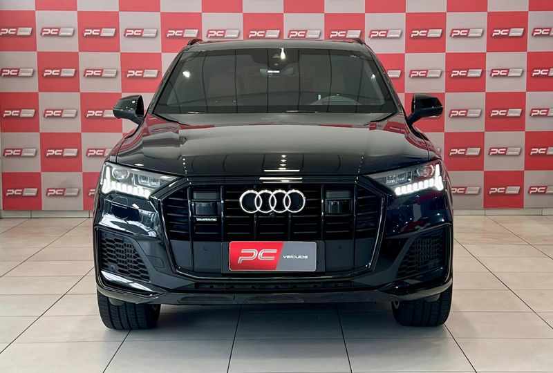 Audi Q7 Perf Black 3.0 TFSI Quat.Tip.(Híb.) 2022/2023 PC VEÍCULOS SANTA CRUZ DO SUL / Carros no Vale