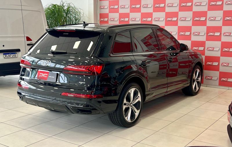 Audi Q7 Perf Black 3.0 TFSI Quat.Tip.(Híb.) 2022/2023 PC VEÍCULOS SANTA CRUZ DO SUL / Carros no Vale