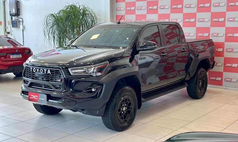 Toyota Hilux CD GR-S 4×4 2.8 TDI Dies 2023/2024 PC VEÍCULOS SANTA CRUZ DO SUL / Carros no Vale