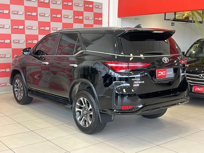 Toyota Hilux SW4 Diamond 2.8 TB 4×4 Die 2022/2022 PC VEÍCULOS SANTA CRUZ DO SUL / Carros no Vale