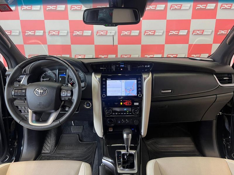 Toyota Hilux SW4 Diamond 2.8 TB 4×4 Die 2022/2022 PC VEÍCULOS SANTA CRUZ DO SUL / Carros no Vale