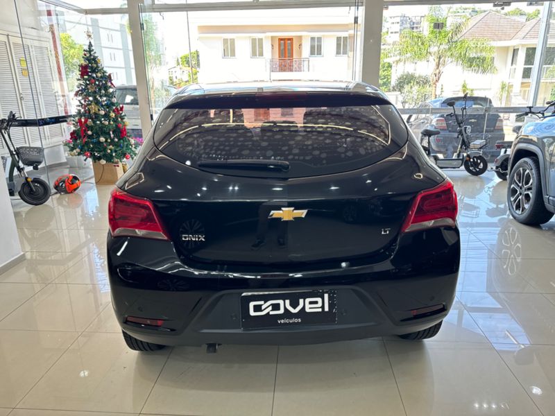 Chevrolet Onix 1.4 Mpfi Lt 8v 2018/2019 COVEL VEICULOS ENCANTADO / Carros no Vale