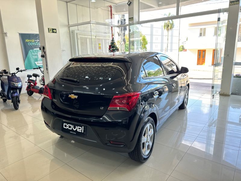 Chevrolet Onix 1.4 Mpfi Lt 8v 2018/2019 COVEL VEICULOS ENCANTADO / Carros no Vale