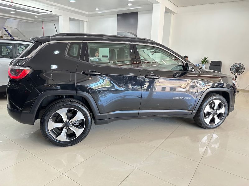 Jeep Compass Longitude 2.0 16v 2017/2018 COVEL VEICULOS ENCANTADO / Carros no Vale