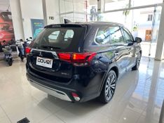 Mitsubishi Outlander Hpe-s 3.0 V6 4×4 2018/2019 COVEL VEICULOS ENCANTADO / Carros no Vale