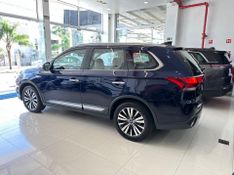 Mitsubishi Outlander Hpe-s 3.0 V6 4×4 2018/2019 COVEL VEICULOS ENCANTADO / Carros no Vale