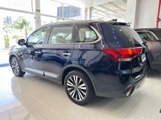 Mitsubishi Outlander Hpe-s 3.0 V6 4×4 2018/2019 COVEL VEICULOS ENCANTADO / Carros no Vale