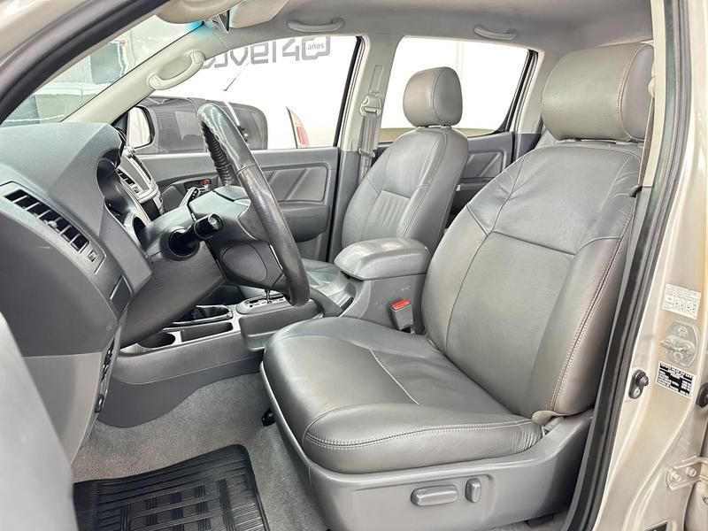 Toyota Hilux Cd Srv D4-d 4×4 3.0 Tdi 2011/2012 COVEL VEICULOS ENCANTADO / Carros no Vale