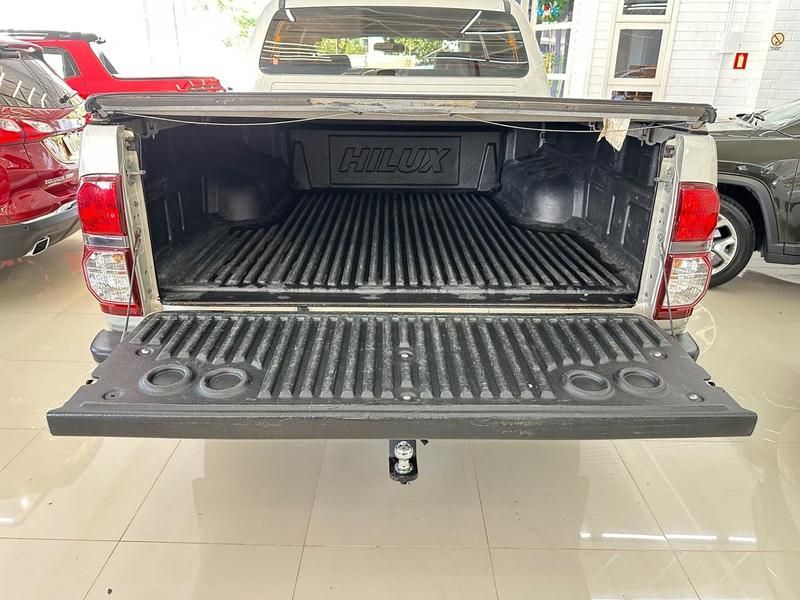 Toyota Hilux Cd Srv D4-d 4×4 3.0 Tdi 2011/2012 COVEL VEICULOS ENCANTADO / Carros no Vale