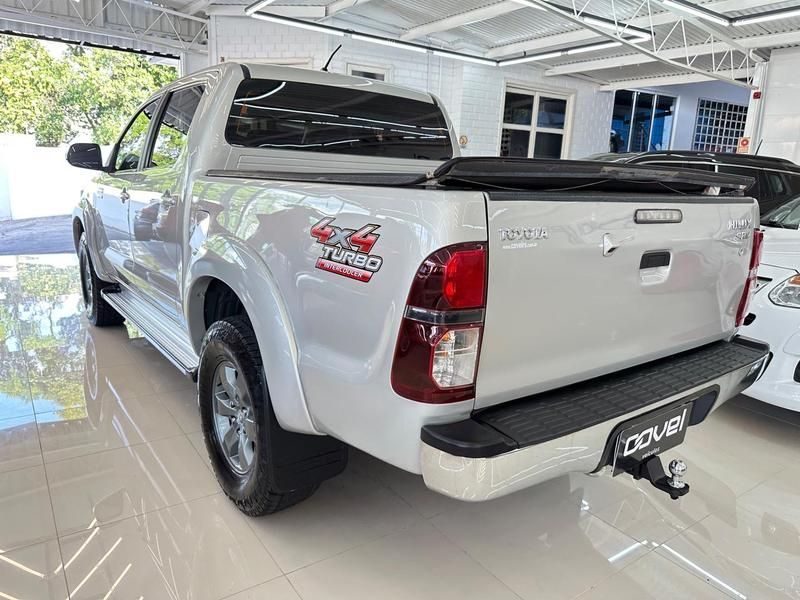 Toyota Hilux Cd Srv D4-d 4×4 3.0 Tdi 2011/2012 COVEL VEICULOS ENCANTADO / Carros no Vale