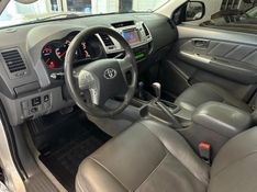 Toyota Hilux Cd Srv D4-d 4×4 3.0 Tdi 2011/2012 COVEL VEICULOS ENCANTADO / Carros no Vale