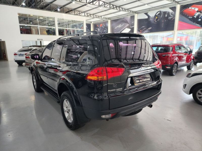 Mitsubishi Pajero Dakar 3.5 4×4 2013/2013 SIM AUTOMÓVEIS ROLANTE / Carros no Vale