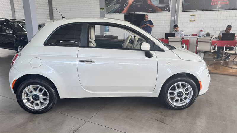 Fiat 500 Cult 1.4 8V EVO Dualogic 2011/2012 CIRNE AUTOMÓVEIS SANTA MARIA / Carros no Vale