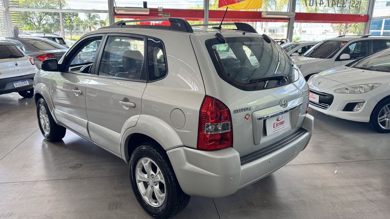 Hyundai Tucson 2.0 16V 2013/2014 CIRNE AUTOMÓVEIS SANTA MARIA / Carros no Vale