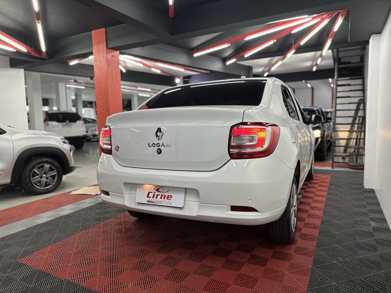 Renault LOGAN Zen 1.0 12V Mec. 2022/2023 CIRNE AUTOMÓVEIS SANTA MARIA / Carros no Vale