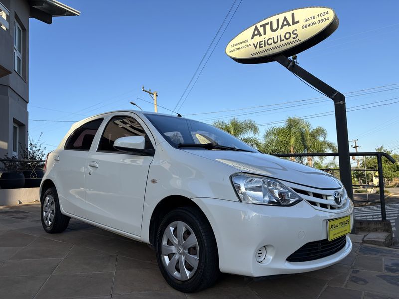 Toyota ETIOS X 1.3 16V Mec. 2015/2015 ATUAL VEÍCULOS VISTA ALEGRE DO PRATA / Carros no Vale