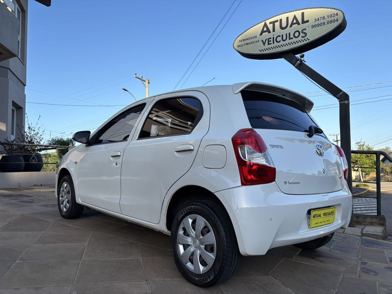 Toyota ETIOS X 1.3 16V Mec. 2015/2015 ATUAL VEÍCULOS VISTA ALEGRE DO PRATA / Carros no Vale