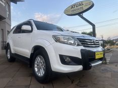 Toyota Hilux SW4 SRV D4-D 4×4 3.0 TDI Dies 2013/2013 ATUAL VEÍCULOS VISTA ALEGRE DO PRATA / Carros no Vale