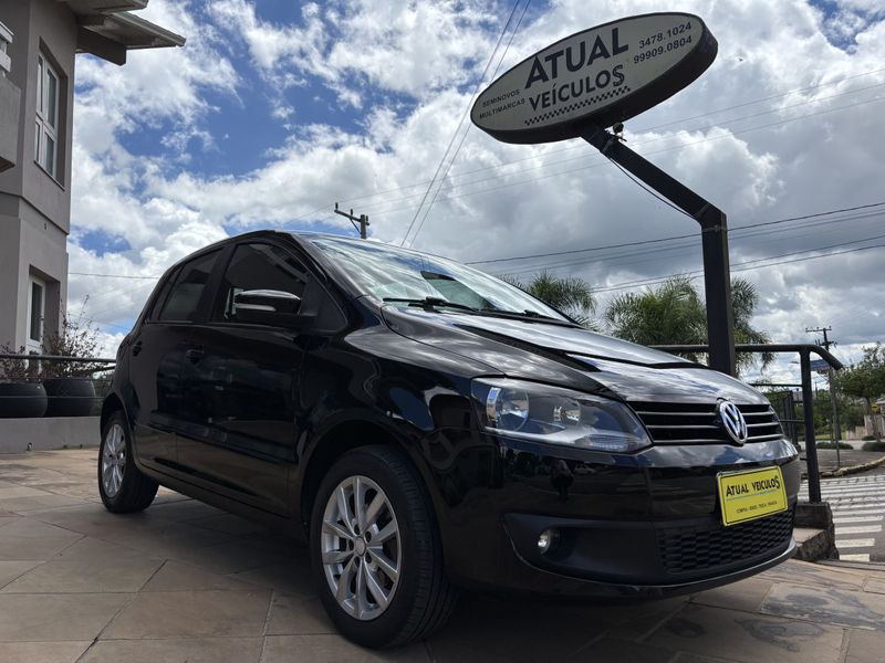 VOLKSWAGEN Fox 1.0 Mi Total 8V 2014/2014 ATUAL VEÍCULOS VISTA ALEGRE DO PRATA / Carros no Vale