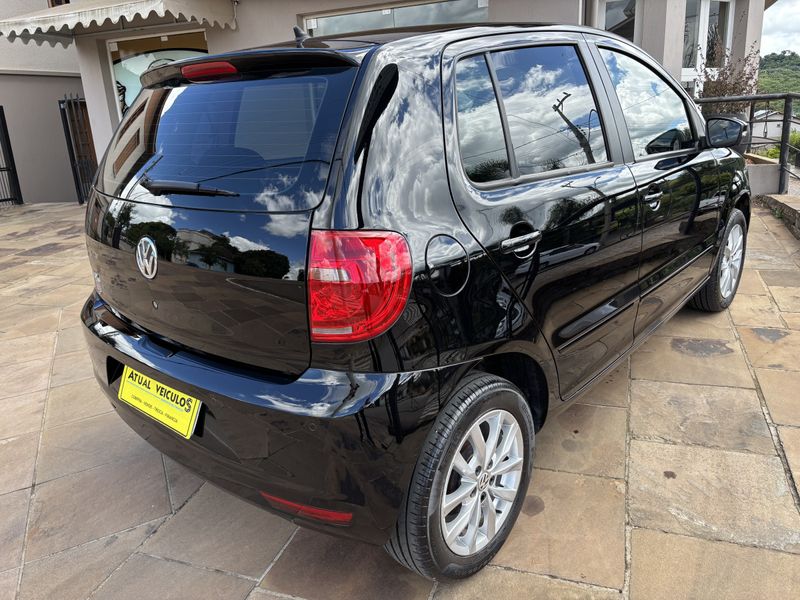 VOLKSWAGEN Fox 1.0 Mi Total 8V 2014/2014 ATUAL VEÍCULOS VISTA ALEGRE DO PRATA / Carros no Vale