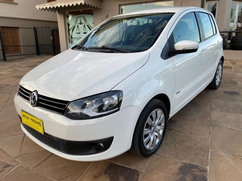 VOLKSWAGEN Fox 1.6 Mi Total 8V 2012/2013 ATUAL VEÍCULOS VISTA ALEGRE DO PRATA / Carros no Vale