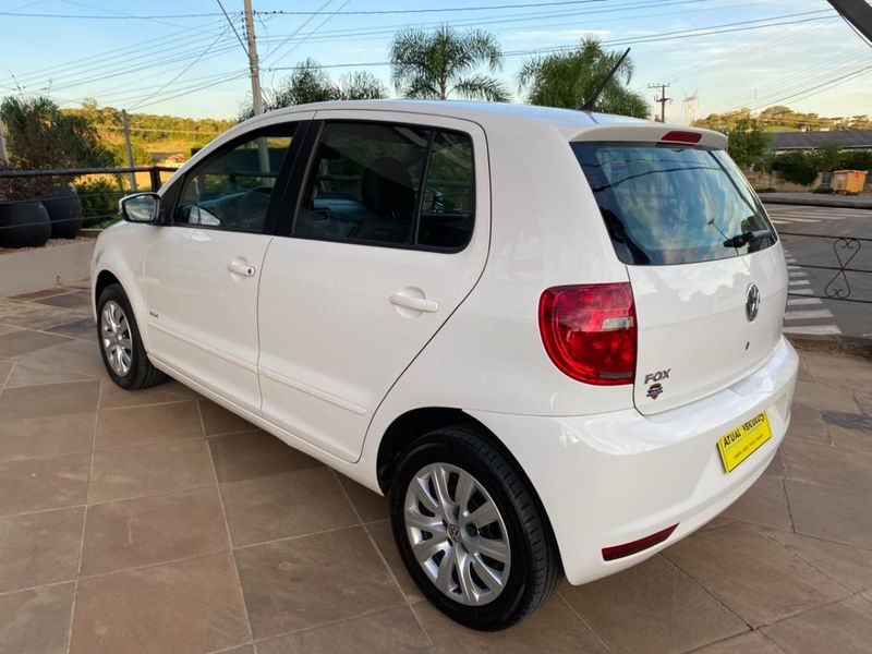 VOLKSWAGEN Fox 1.6 Mi Total 8V 2012/2013 ATUAL VEÍCULOS VISTA ALEGRE DO PRATA / Carros no Vale