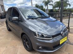 VOLKSWAGEN Fox Comfortline 1.6 8V 2015/2016 ATUAL VEÍCULOS VISTA ALEGRE DO PRATA / Carros no Vale