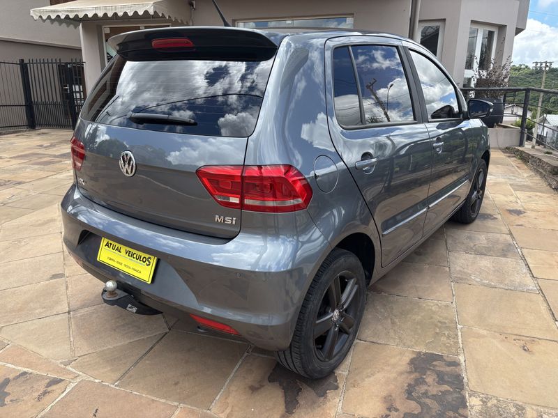 VOLKSWAGEN Fox Comfortline 1.6 8V 2015/2016 ATUAL VEÍCULOS VISTA ALEGRE DO PRATA / Carros no Vale