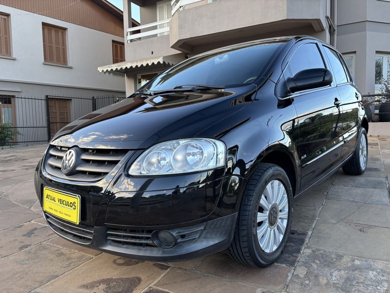 VOLKSWAGEN Fox Plus 1.6Mi/ 1.6Mi Total 8V 2008/2009 ATUAL VEÍCULOS VISTA ALEGRE DO PRATA / Carros no Vale