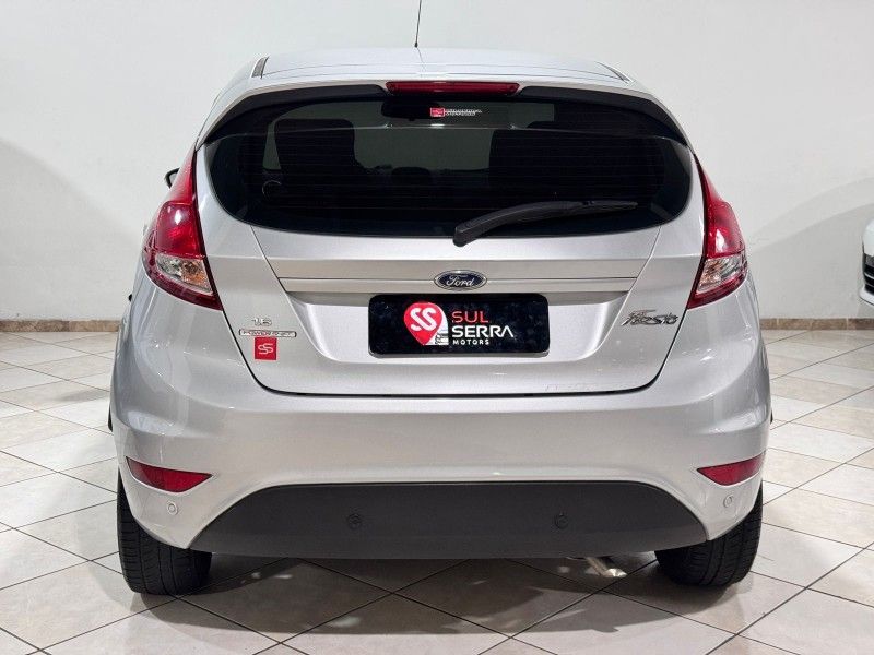 FORD FIESTA 1.6 SE HATCH 16V 2016/2016 SUL SERRA MOTORS CAXIAS DO SUL / Carros no Vale