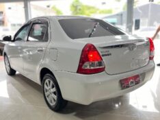 TOYOTA ETIOS 1.5 XLS 16V 2016/2017 JM AUTOMÓVEIS VENÂNCIO AIRES / Carros no Vale