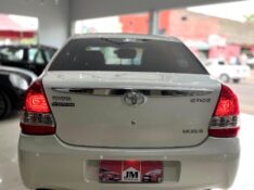 TOYOTA ETIOS 1.5 XLS 16V 2016/2017 JM AUTOMÓVEIS VENÂNCIO AIRES / Carros no Vale