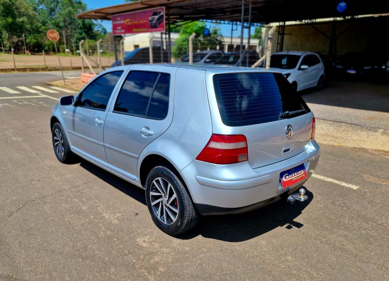 VOLKSWAGEN GOLF 1.6 FLASH 2005/2006 CRUZEIRO MULTIMARCAS CRUZEIRO DO SUL / Carros no Vale