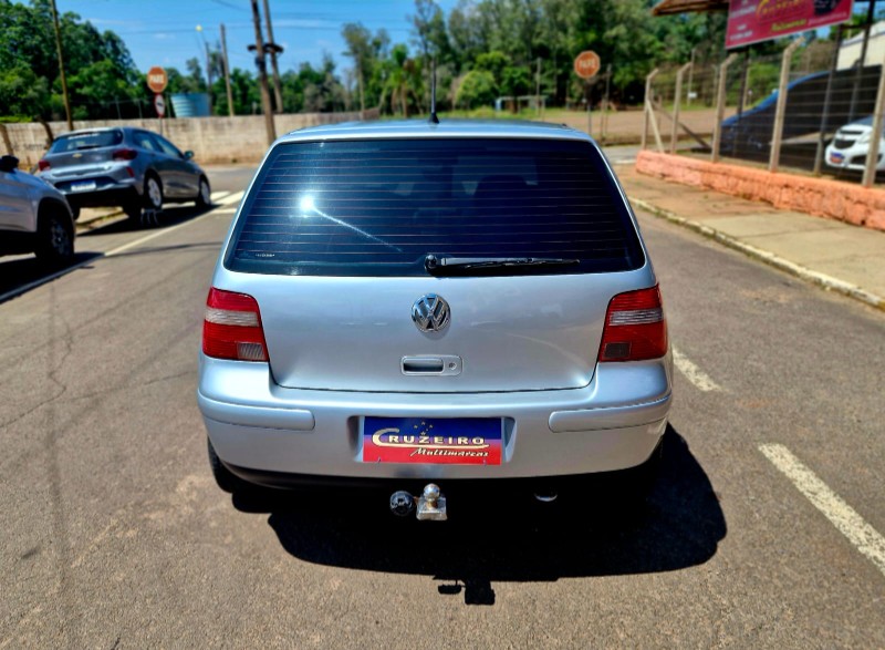 VOLKSWAGEN GOLF 1.6 FLASH 2005/2006 CRUZEIRO MULTIMARCAS CRUZEIRO DO SUL / Carros no Vale