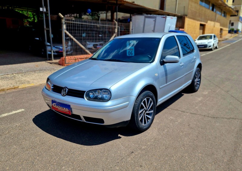 VOLKSWAGEN GOLF 1.6 FLASH 2005/2006 CRUZEIRO MULTIMARCAS CRUZEIRO DO SUL / Carros no Vale