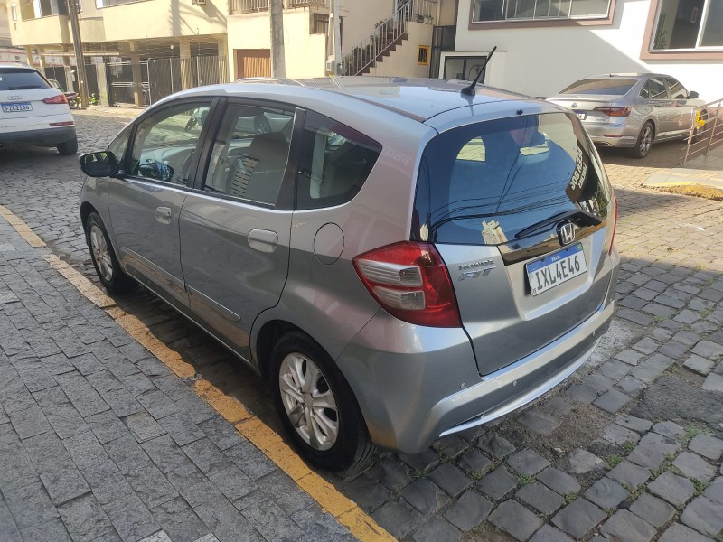 HONDA FIT LX 1.4 2012/2013 ALTERNATIVA VEÍCULOS LAJEADO / Carros no Vale