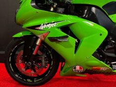 KAWASAKI ZX 10 R NINJA /2007 EXCLUSIVO VEÍCULOS SANTA CRUZ DO SUL / Carros no Vale