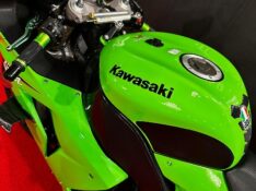 KAWASAKI ZX 10 R NINJA /2007 EXCLUSIVO VEÍCULOS SANTA CRUZ DO SUL / Carros no Vale