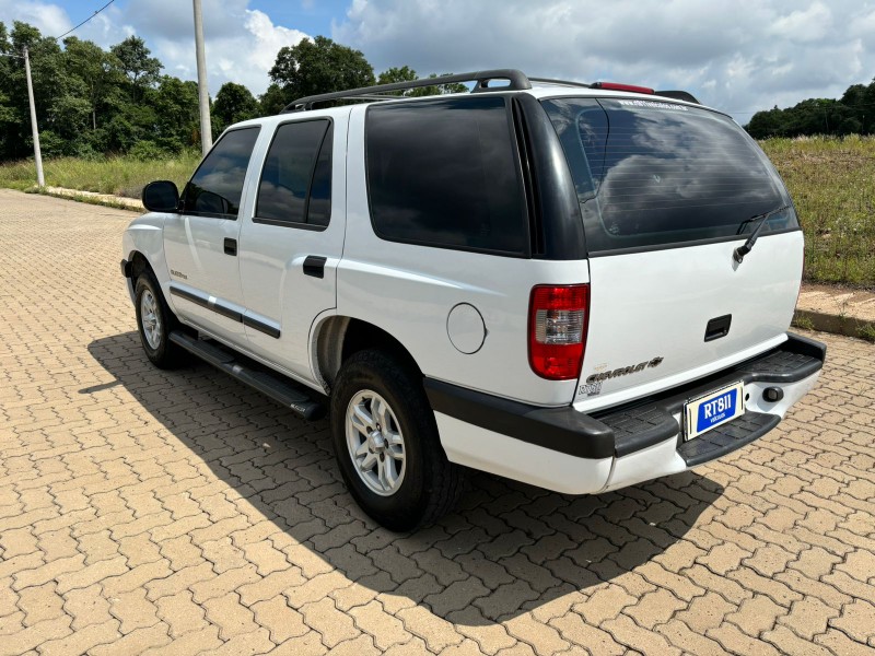 CHEVROLET BLAZER DLX /2001 RT 811 VEÍCULOS ARROIO DO MEIO / Carros no Vale