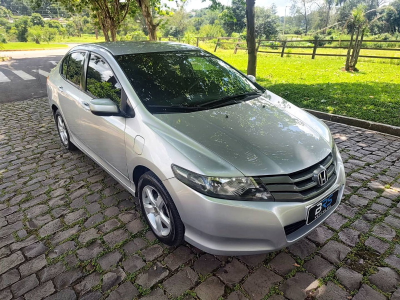 HONDA CITY LX 1.5 2010/2010 BRS VEÍCULOS BOM RETIRO DO SUL / Carros no Vale