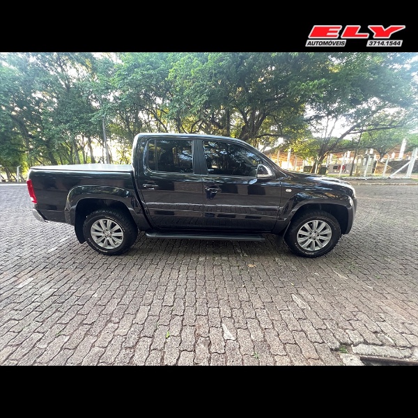 VOLKSWAGEN AMAROK 2.0 HIGHLINE 4X4 CD 16V TURBO INTERCOOLER DIESEL 4P AUTOMÁTICO 2012/2012 ELY AUTOMÓVEIS LAJEADO / Carros no Vale