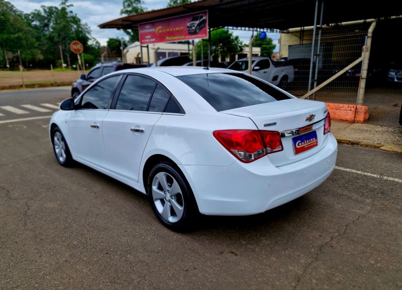 CHEVROLET CRUZE 1.8 LTZ 16V 2013/2013 CRUZEIRO MULTIMARCAS CRUZEIRO DO SUL / Carros no Vale