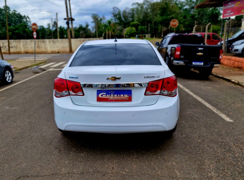 CHEVROLET CRUZE 1.8 LTZ 16V 2013/2013 CRUZEIRO MULTIMARCAS CRUZEIRO DO SUL / Carros no Vale