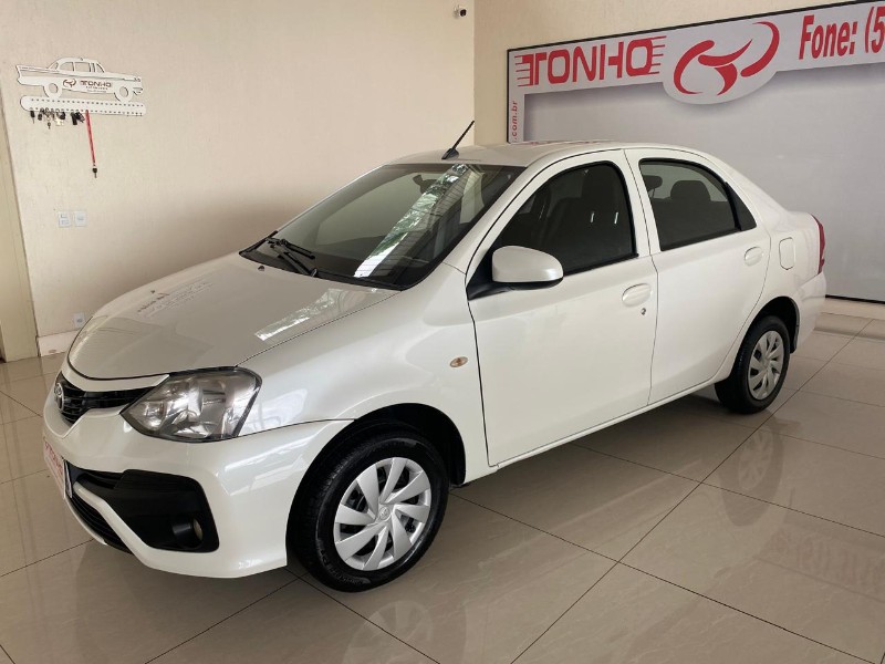 TOYOTA ETIOS 1.5 X AT SEDAN 2017/2018 TONHO AUTOMÓVEIS LAJEADO / Carros no Vale