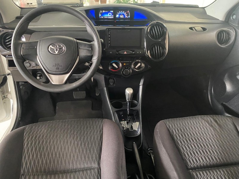 TOYOTA ETIOS 1.5 X AT SEDAN 2017/2018 TONHO AUTOMÓVEIS LAJEADO / Carros no Vale